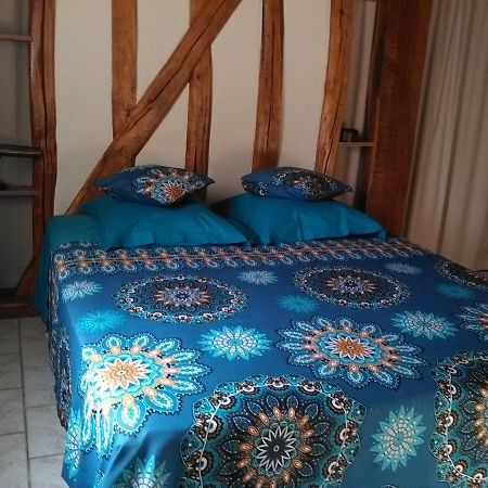 Chambre D'Hotes Des P'Tits Bonheurs Dosches Екстер'єр фото